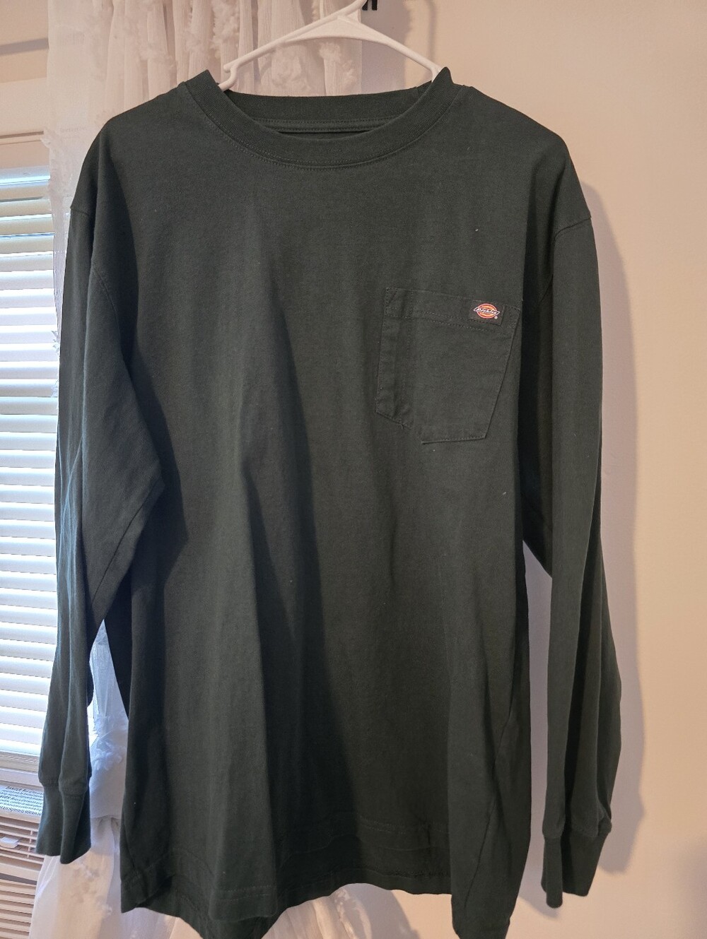 NWOT Dickies Men’s Long-Sleeve Pocket T-Shirt — Dark Green